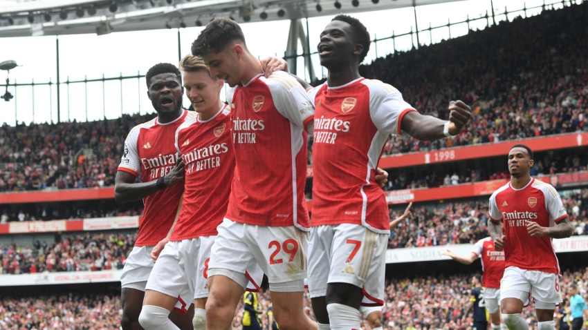 Arsenal&#039;s season a positive step even if title eludes them, says Parlour