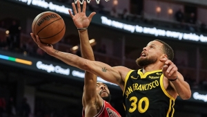 Warriors star Curry avoids major injury