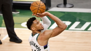 NBA playoffs 2021: I wanted to play football growing up, not basketball – Giannis after juggling exhibition in Bucks win