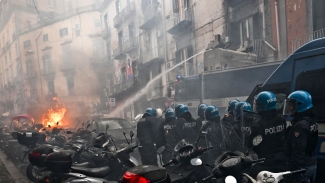 Violence mars build up to Napoli-Eintracht game as supporters clash with police