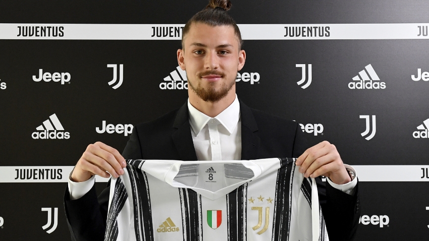 Pantano Mascotas tirar a la basura Romanian star lands long-term deal with Juventus