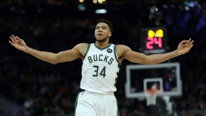 Giannis-inspired Bucks dominate Warriors, Grizzlies go 11 in a row