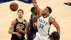 Giannis dominates in Bucks win over Pacers, 76ers miss top spot chance again