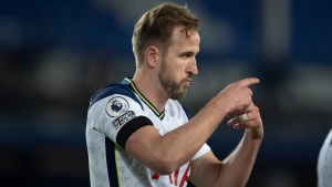 Kane wants talks with Tottenham chairman Levy as striker admits to &#039;crossroads&#039; in career