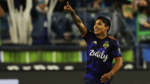 Seattle Sounders 1-1 LA Galaxy: Ruidiaz penalty salvages point after Chicharito opener