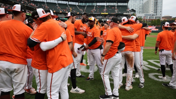 Mullins' 11th-inning sacrifice fly lifts Orioles over Rays after