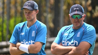 England coach Silverwood wants to stay after Ashes debacle, backs Root to continue as captain