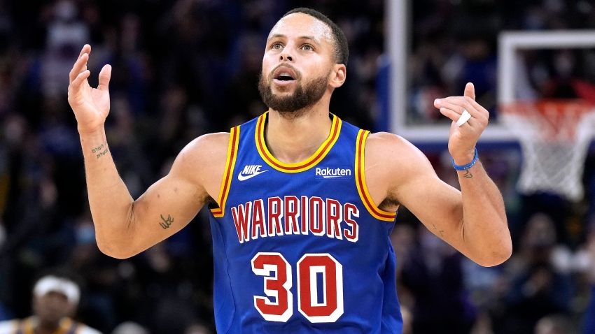 Curry scores 46 points as Warriors stave off Grizzlies, LeBron stars as Lakers skid extends