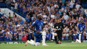 Lukaku questions effectiveness of taking the knee following team-mate Alonso&#039;s doubts