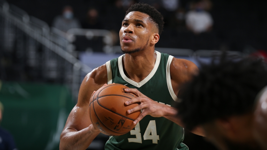 Giannis returns for Bucks following six-game lay-off