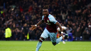 Burnley 3-2 Everton: Clarets claim vital three points in fight for survival