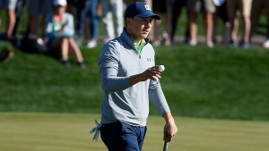 Spieth earns share of Phoenix Open lead in pursuit of drought-ending triumph
