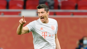 Lewandowski definitely staying at Bayern for next two seasons, says president Hainer