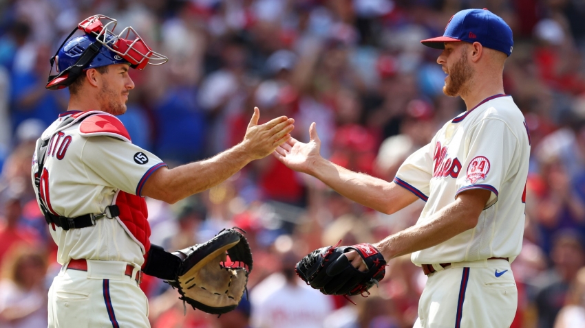 Dominant Phillies sweep Mets, Jays power past Red Sox