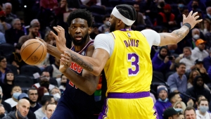 Embiid leads red-hot 76ers past Lakers without LeBron, Curry leads Warriors rally