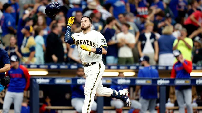 Brewers fans treated to historic home run combination, Alvarez crushes walk-off for Astros