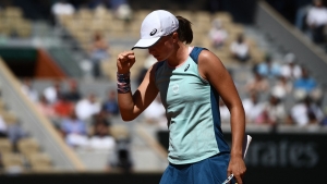 French Open: Swiatek soars into Roland Garros semis with 33rd straight win