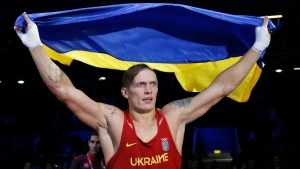 Usyk urges IOC to ban Russian and Belarusian athletes from Paris Olympics