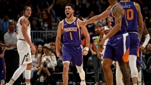 Booker nets season-high as Paul returns as Suns clinch top seed, Grizzlies win without Morant again