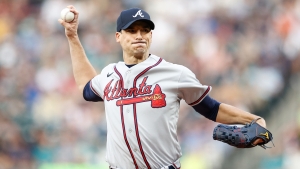 Atlanta Braves sign pitcher Charlie Morton to one-year, $20million extension
