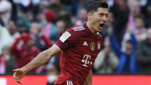 Bayern Munich 4-0 Hoffenheim: Lewandowski stunner helps keep Bavarians top