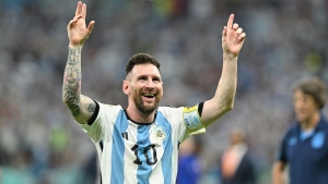 Only Maradona fans want Messi to miss World Cup, claims ex-Argentina  striker Kempes