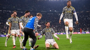 Juventus edge past Roma to close gap on Serie A leaders Inter Milan