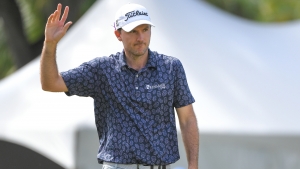 Former champion Henley hits two eagles to claim three-stroke lead at Sony Open