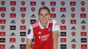 Barcelona-linked Miedema signs new Arsenal contract