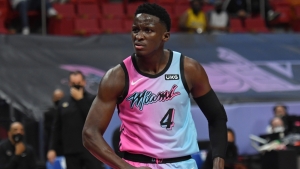 Free agent Oladipo agrees to stay with Miami Heat