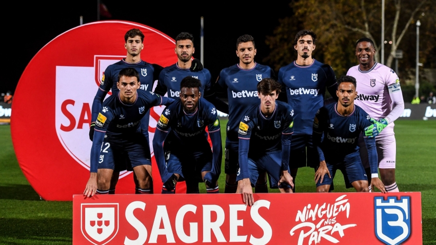 Nine players, a goalkeeper outfield, 7-0 down at half-time – Belenenses SAD forfeit farcical Benfica game