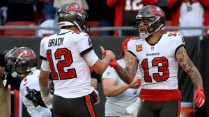 Buccaneers keep hopes of retaining title intact with Eagles rout