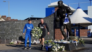Everton boss Sean Dyche pays tribute to ‘amazing servant’ Bill Kenwright