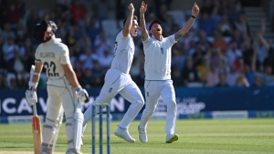 Deluge of wickets turn third Test in England&#039;s favour as New Zealand wilt after rain delay