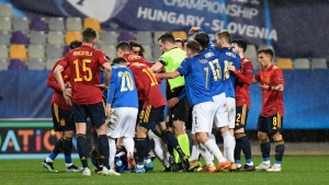 European Under-21 Championship: Nine-man Italy hold Spain, Hungary miss out