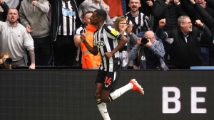 Alexander Isak stars as Newcastle put four past Tottenham