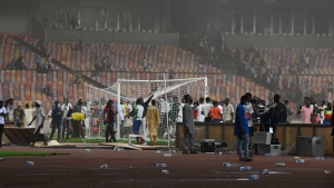 Ugly scenes after Ghana reach World Cup at Nigeria&#039;s expense, Mane gets better of Salah again