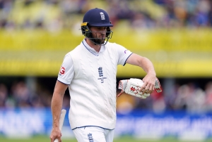 Day four of fourth Ashes Test: Eyes on the skies as England chase victory