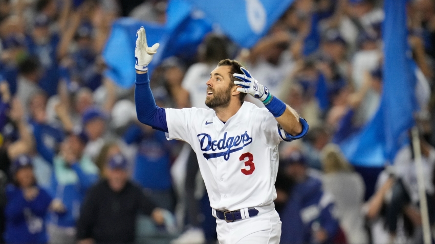 Dodgers All-Star Chris Taylor sidelined indefinitely with foot fracture
