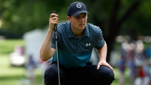 Spieth retains lead with final-hole birdie at Colonial