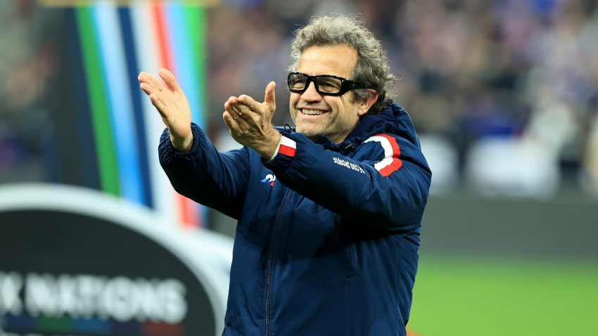 France pick eight uncapped players for Six Nations title defence