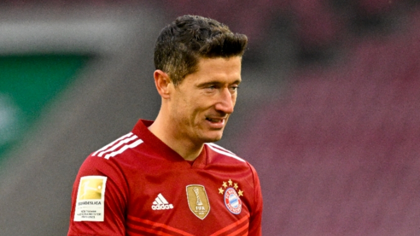 Bayern won't rush Lewandowski contract but want him to stay