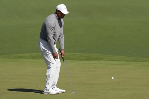 Tiger Woods makes record 24th consecutive Masters cut after gruelling day