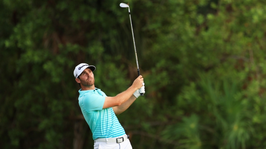 Wolff maintains lead despite tough second round at Mayakoba