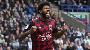 Ellis Simms brace keeps Coventry in play-off hunt with win over Huddersfield