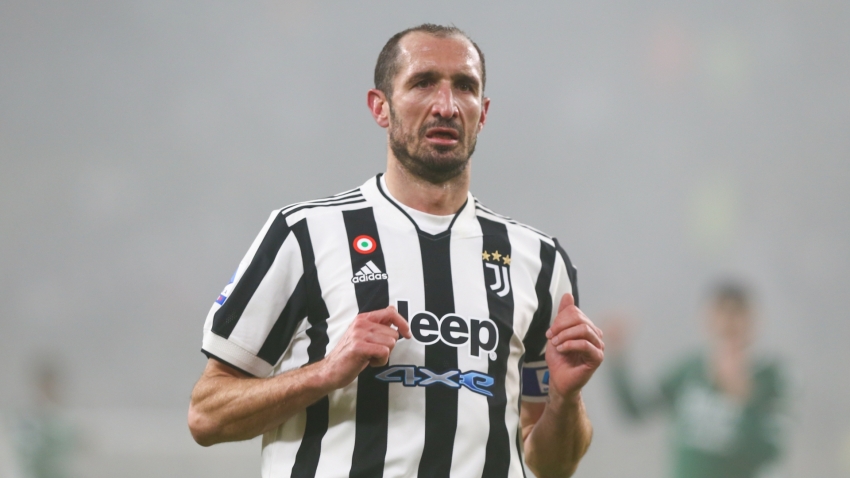 Chiellini faces month out with calf injury but expected to be available for Italy