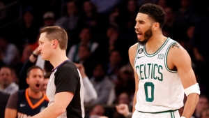 Tatum ejected as Knicks claim sixth straight win, Butler lifts Heat past 76ers