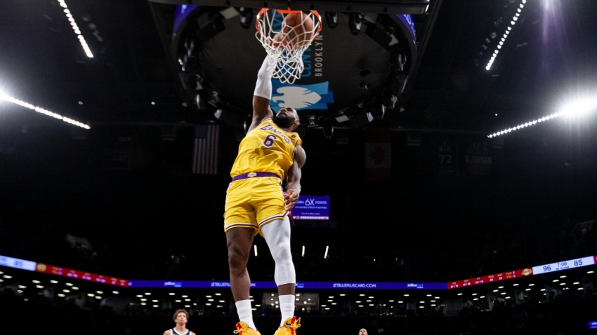 LeBron stars on Davis return as Lakers defeat Nets, Curry and Co. down Doncic&#039;s Mavs