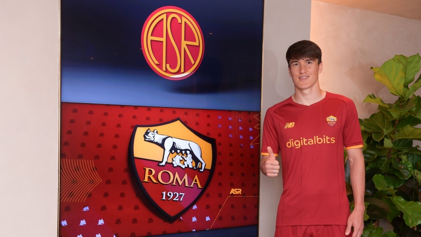 Roma seal Shomurodov signing