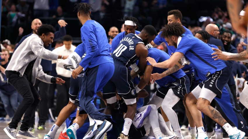 NBA: Mavericks end Nuggets' win streak